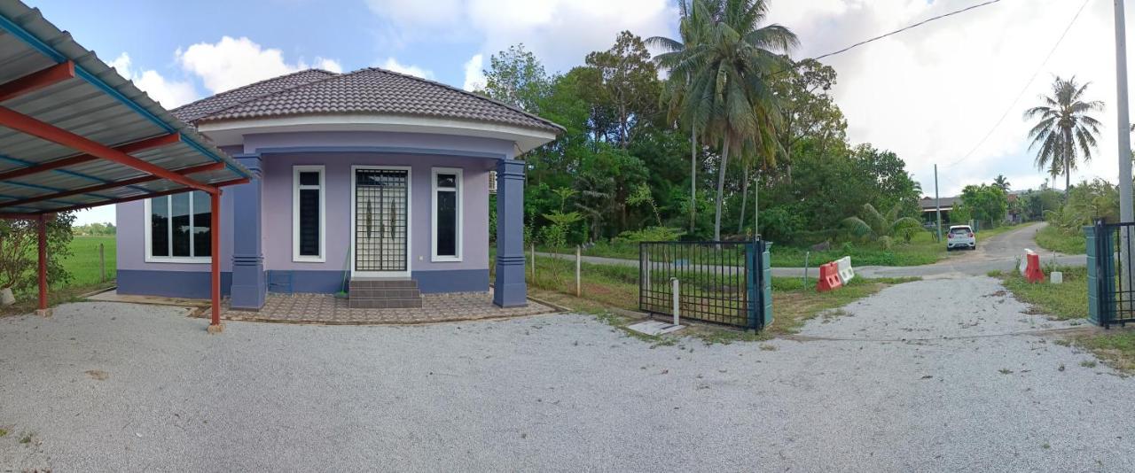 Ummi'S Homestay Kuala Besut Kampong Baru Экстерьер фото