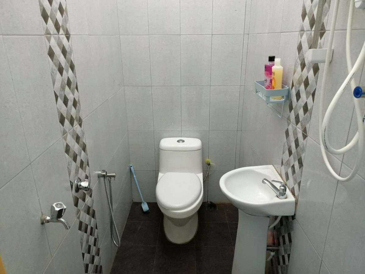Ummi'S Homestay Kuala Besut Kampong Baru Экстерьер фото