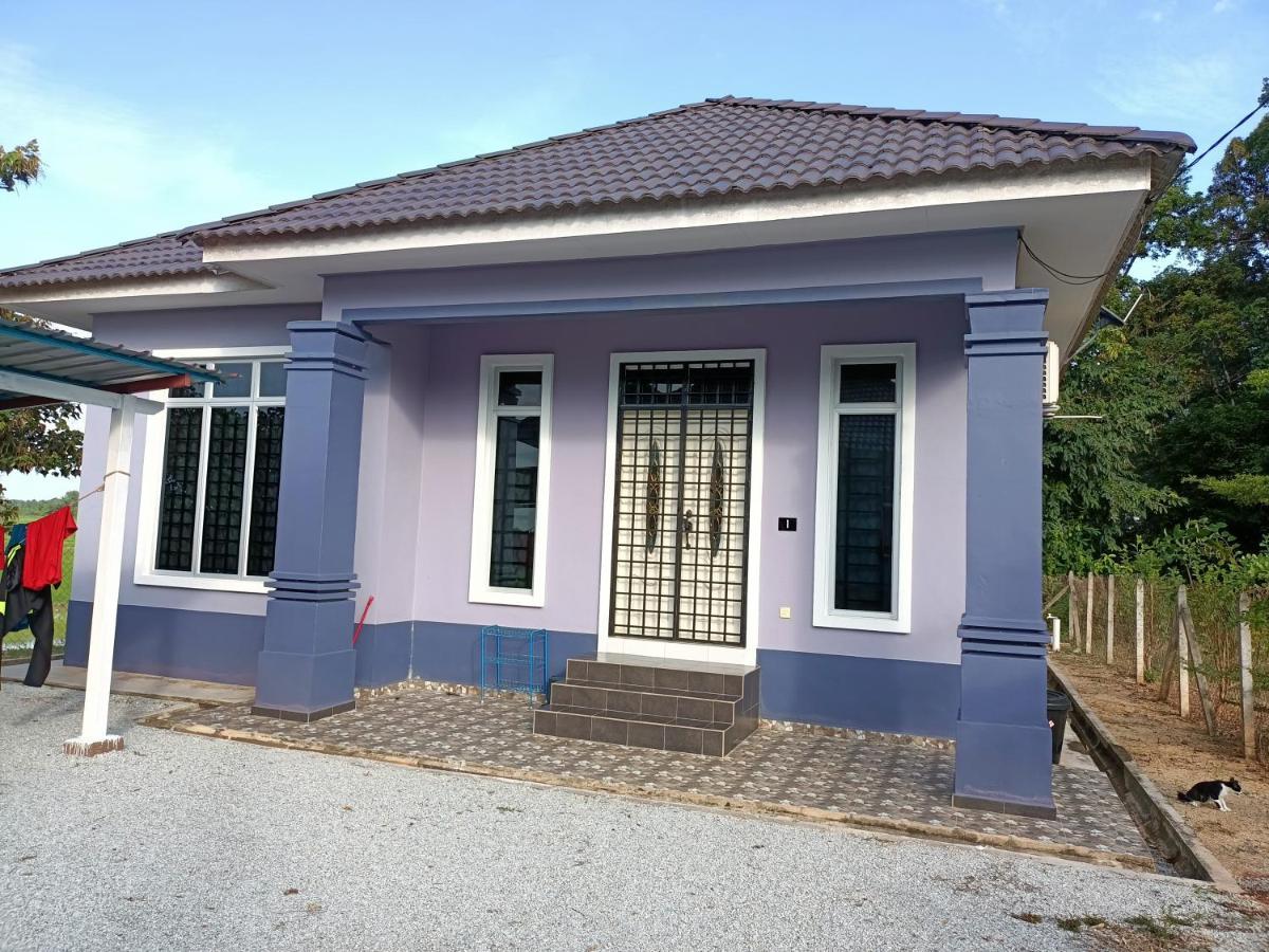 Ummi'S Homestay Kuala Besut Kampong Baru Экстерьер фото
